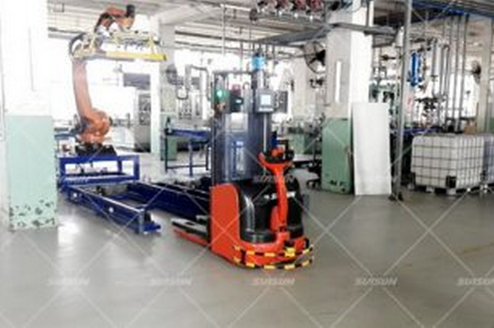 Laser Forklift AGV by Siasun